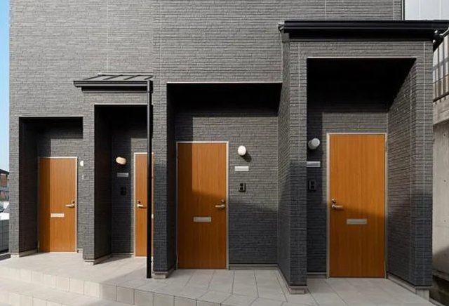 堺市美原区　1棟収益アパートの玄関