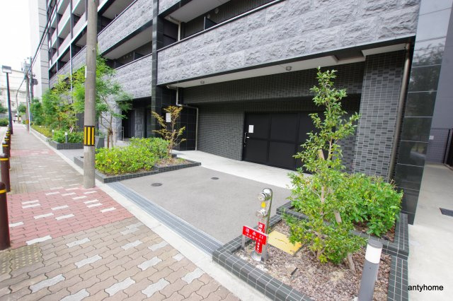 プレサンス新大阪ザ・シティ　仲介手数料無料のエントランス