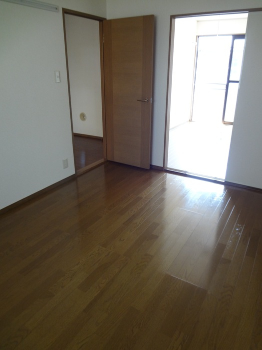 ユニフローラの洋室