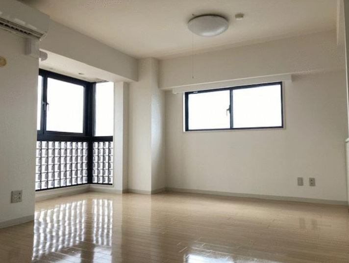 【居間・リビング】ルミエール聚楽 