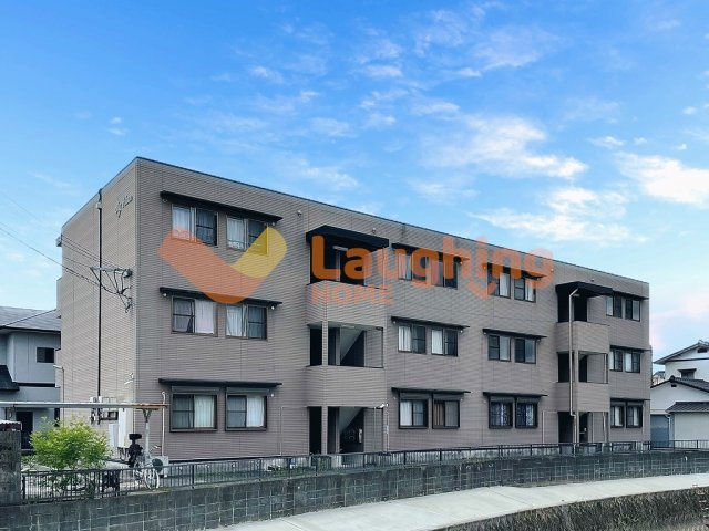 久留米市上津町のアパートの外観|きれいな外観です
