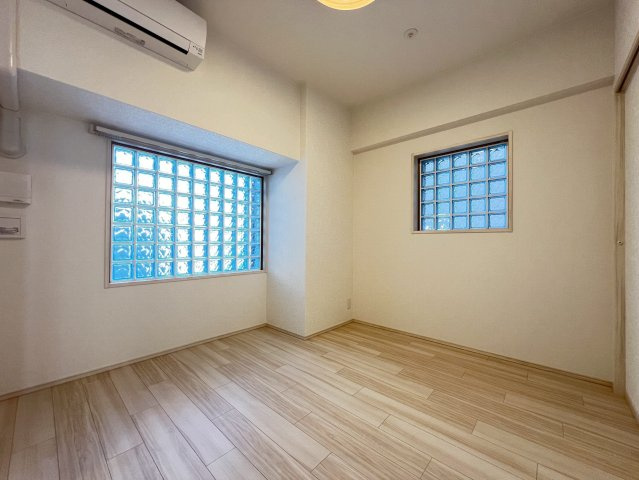 プレジオ梅田の洋室