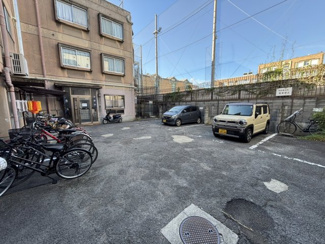 【駐車場】