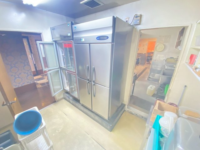 半田　丸万ビルの内装