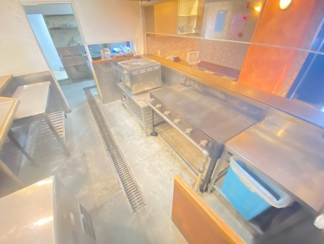 半田　丸万ビルの内装