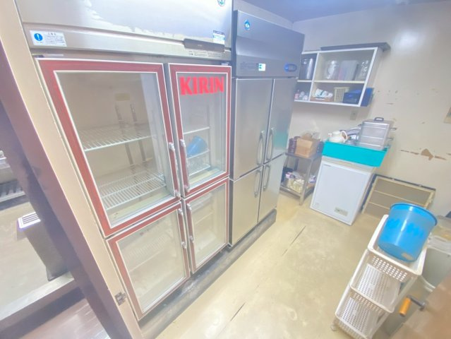 半田　丸万ビルの内装
