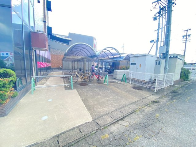 半田　丸万ビルのその他