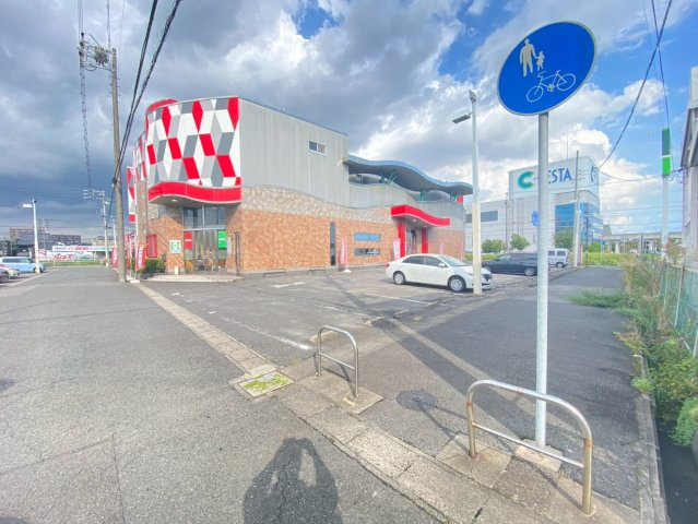 半田　丸万ビルの駐車場