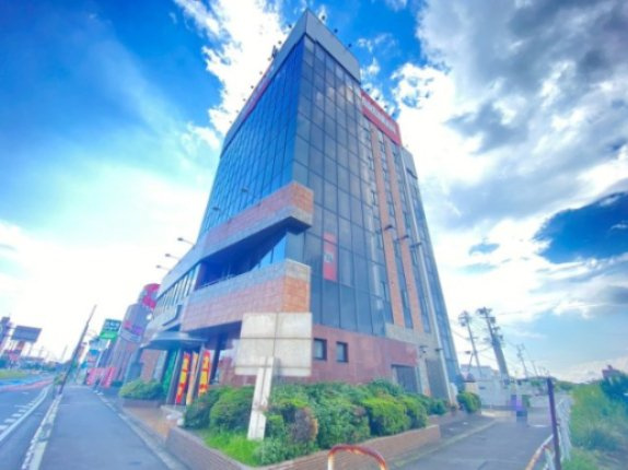 半田　丸万ビルの外観