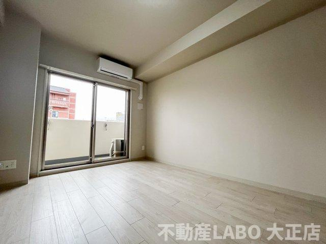 ミラージュパレス難波クルヴァの居間・リビング