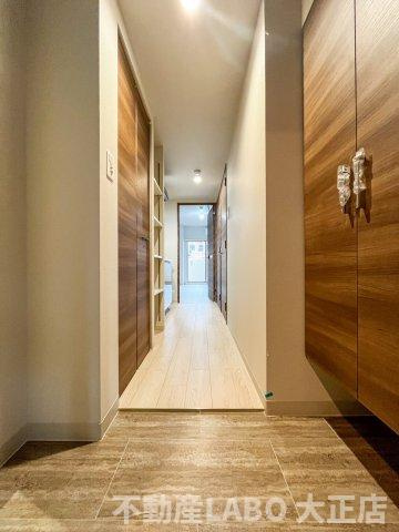 ミラージュパレス難波クルヴァの玄関