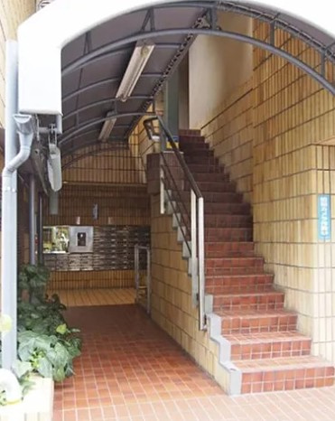 シティハウス西大久保のエントランス