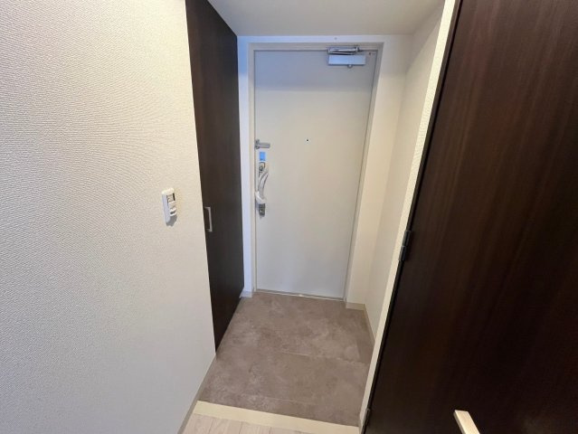 エステムコート大阪グラビティの玄関