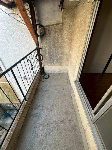 如是町貸家のバルコニー