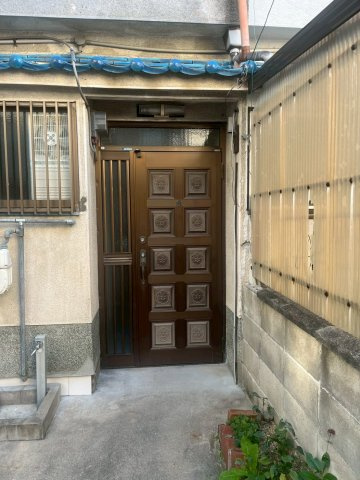 如是町貸家のエントランス