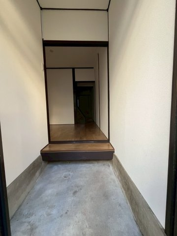 如是町貸家の玄関