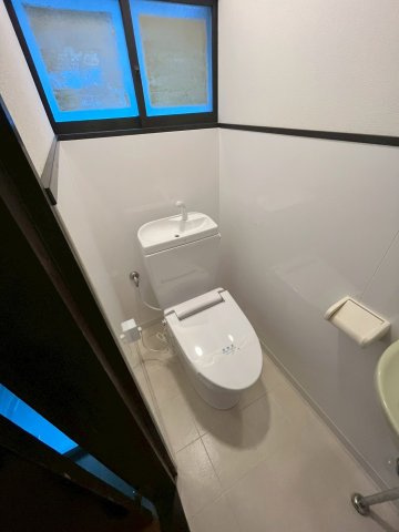 如是町貸家のトイレ