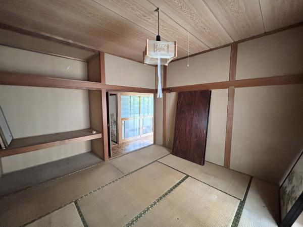 八戸市大字市川町字古館の洋室|【リフォーム前】8帖洋室になる予定のお部屋の別アングルの写真です。