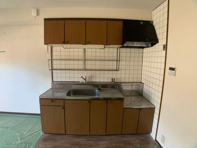収納棚付きで使い勝手の良いキッチン☆