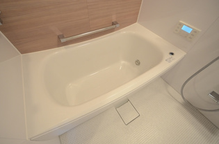 シンプルで機能的なユニットバスです！