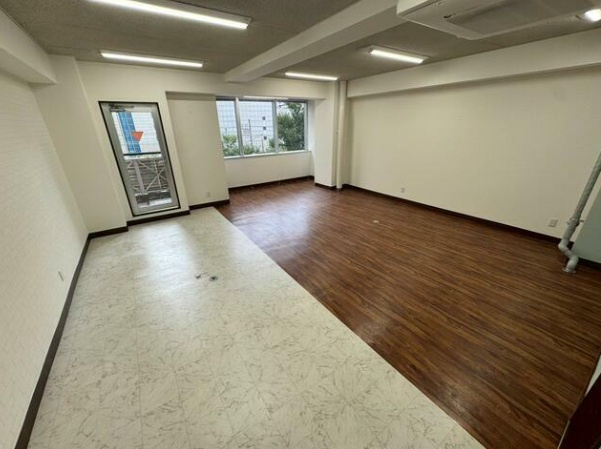 宮下パークビル（旧 U-natura）の内装