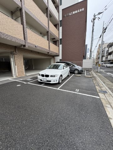 KMS新生水木通の駐車場