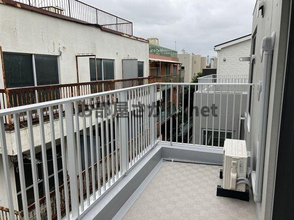 ASTILE三軒茶屋Ⅳ【最上階の築浅デザイナーズ】のバルコニー