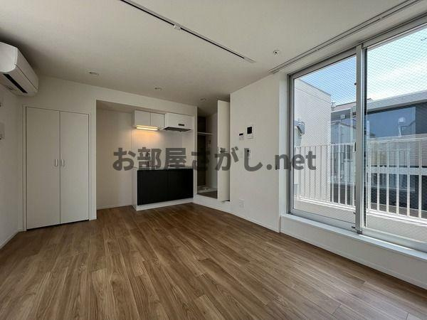 ASTILE三軒茶屋Ⅳ【最上階の築浅デザイナーズ】の居間・リビング