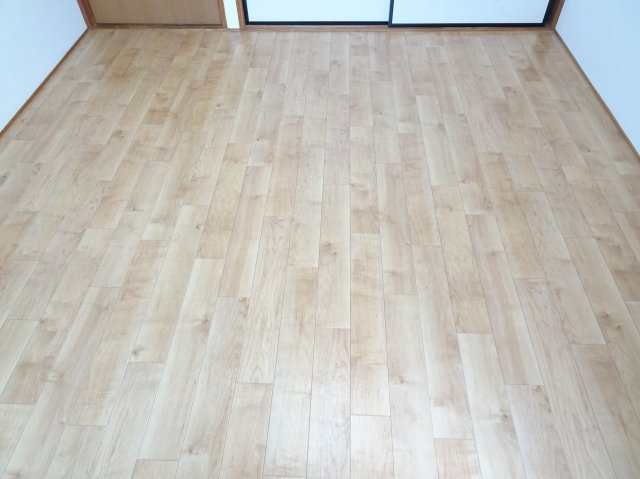 レジデンスカワセの洋室