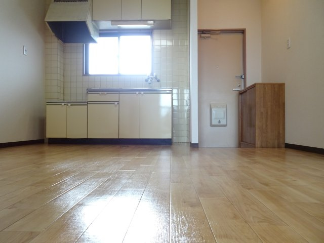 レジデンスカワセの居間・リビング