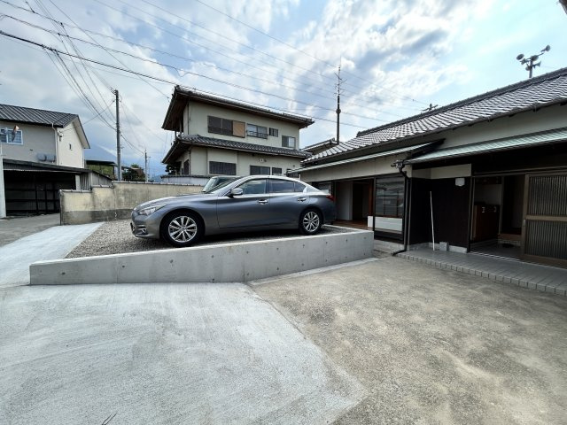 星原町　中古戸建の駐車場