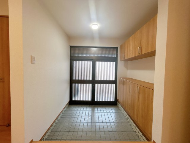 星原町　中古戸建の玄関