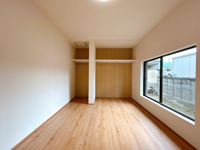 星原町　中古戸建の洋室