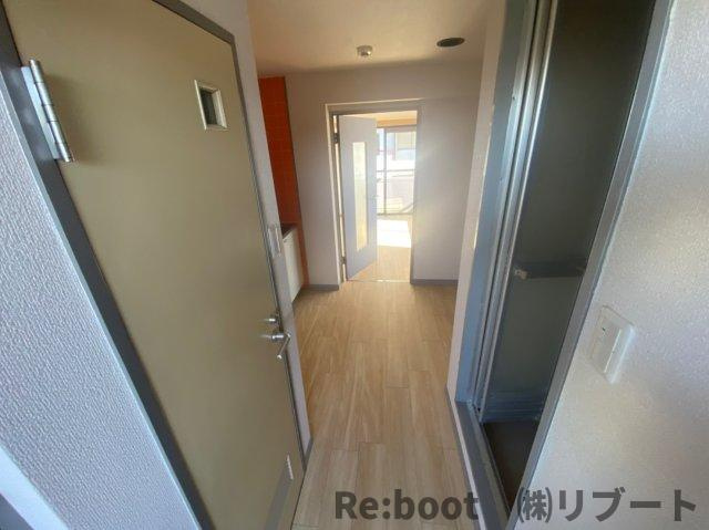 メゾン辰和の玄関