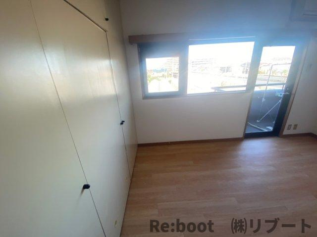 メゾン辰和の洋室