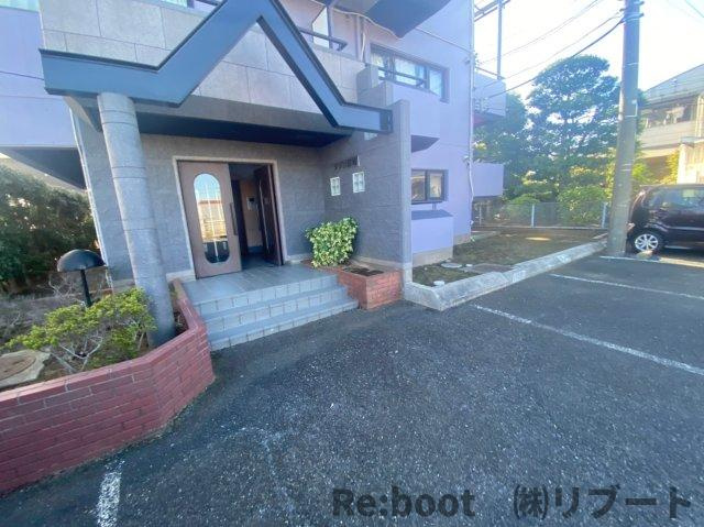 メゾン辰和のエントランス