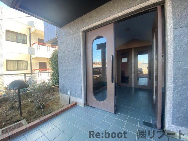 メゾン辰和のエントランス