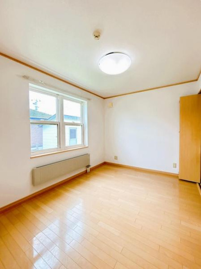 【洋室】 | 足寄郡陸別町字陸別原野基線３３０－１０１　平家建中古売家 | 【現況】南側6帖洋室です。