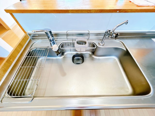 【キッチン】 | 足寄郡陸別町字陸別原野基線３３０－１０１　平家建中古売家 | 【現況】流し台はステンレス製です。