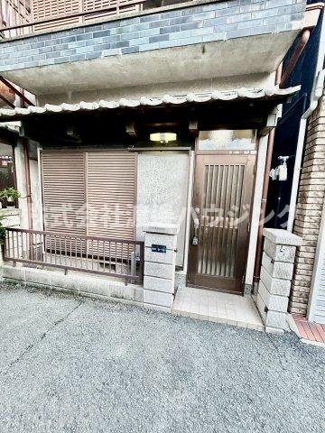 門真市堂山町一戸建のエントランス