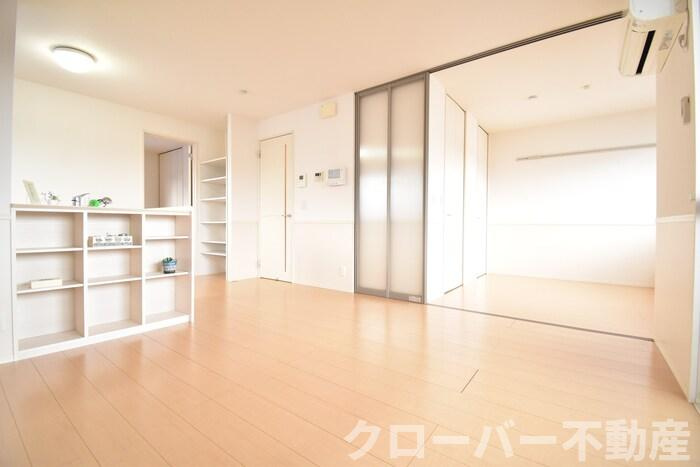 パルティール ハバラの居間・リビング|ＬＤＫ１２．１帖～洋室４．５帖