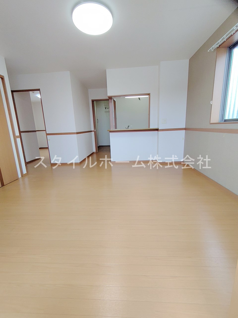 グラスフルールＢの居間・リビング