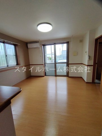 グラスフルールＢの居間・リビング