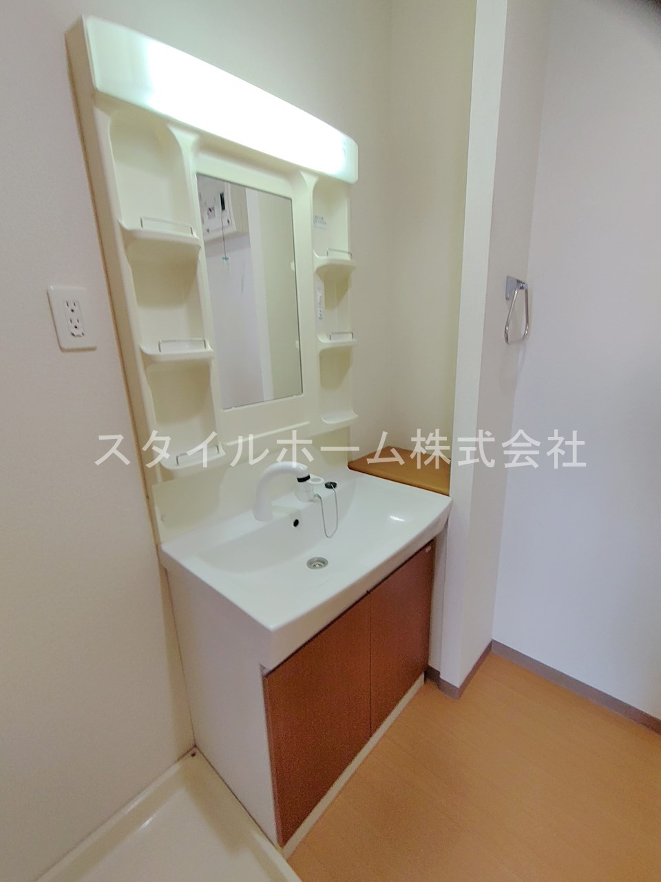 グラスフルールＢの洗面所