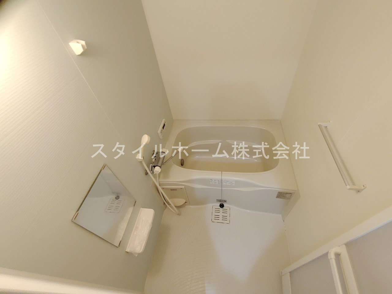 グラスフルールＢの浴室