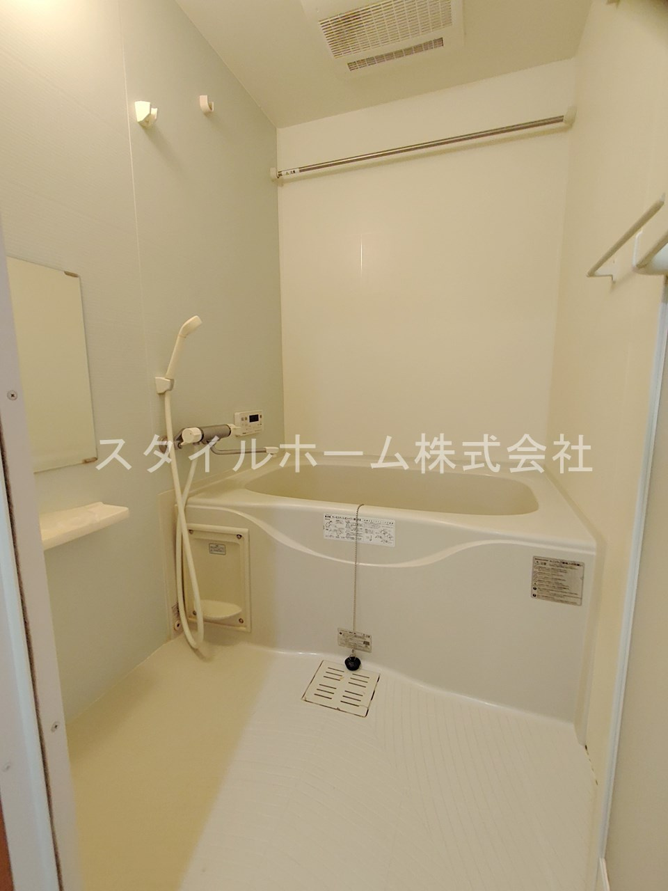 グラスフルールＢの浴室