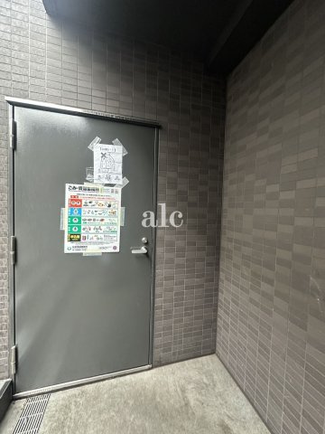 杉並区上高井戸２丁目のアパートのエントランス