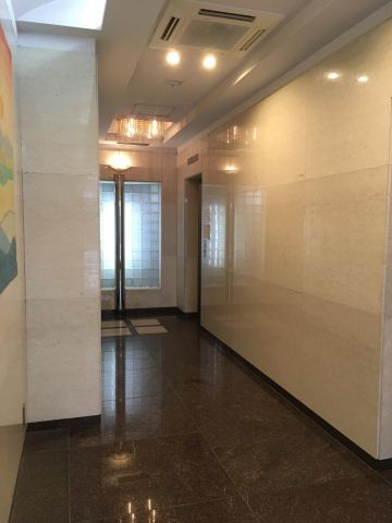 政光ビルのロビー