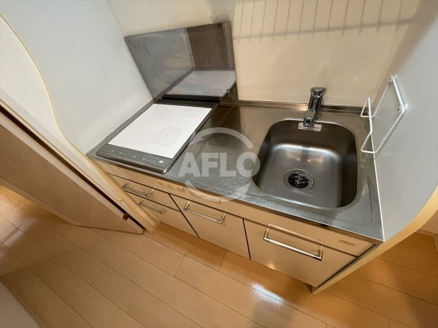 SERENiTE本町エコートのキッチン|SERENiTE本町エコート(セレニテ本町エコート)　ＩＨ2口コンロシステムキッチン