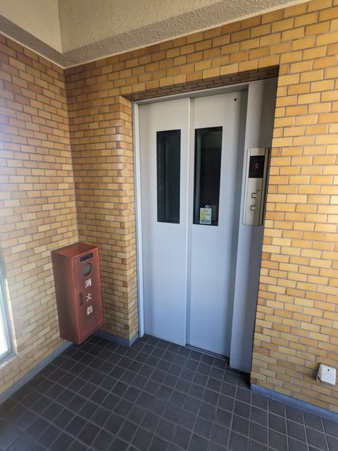 ハイグレース狛江のロビー|★エレベーター★